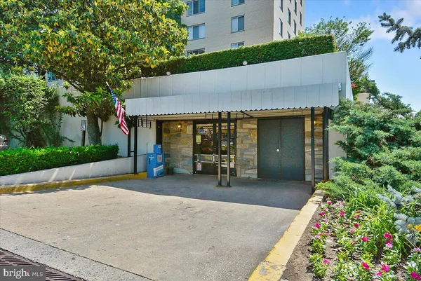 $167,500 | 10500 Rockville Pike, Unit 328, Rockville, MD 20852