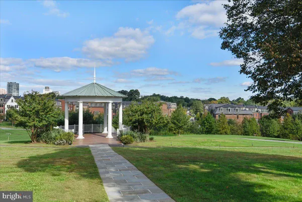 $167,500 | 10500 Rockville Pike, Unit 328, Rockville, MD 20852