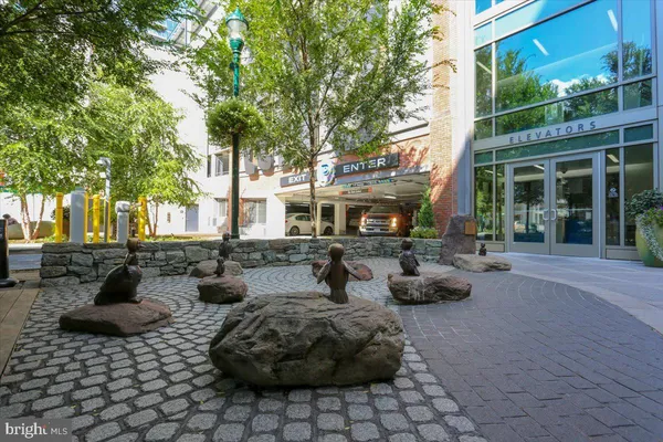 $167,500 | 10500 Rockville Pike, Unit 328, Rockville, MD 20852