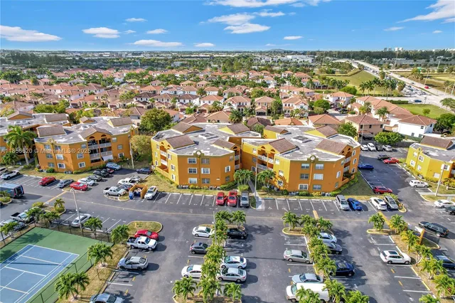 $2,550 | 9715 Fontainebleau Boulevard, Unit E108, Miami, FL 33172