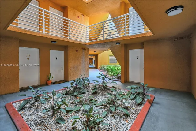 $2,550 | 9715 Fontainebleau Boulevard, Unit E108, Miami, FL 33172