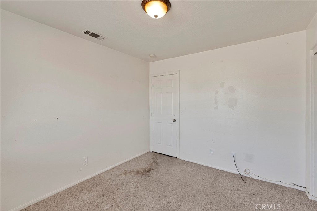 13475 Yakima Road Apple Valley, CA 92308 - Photo 14 of 24