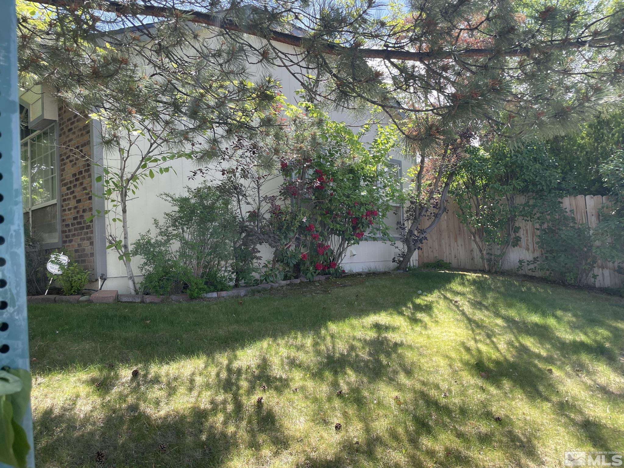 953 Edgecliff Drive Reno, NV 89523 - Photo 4 of 40 Photo 4