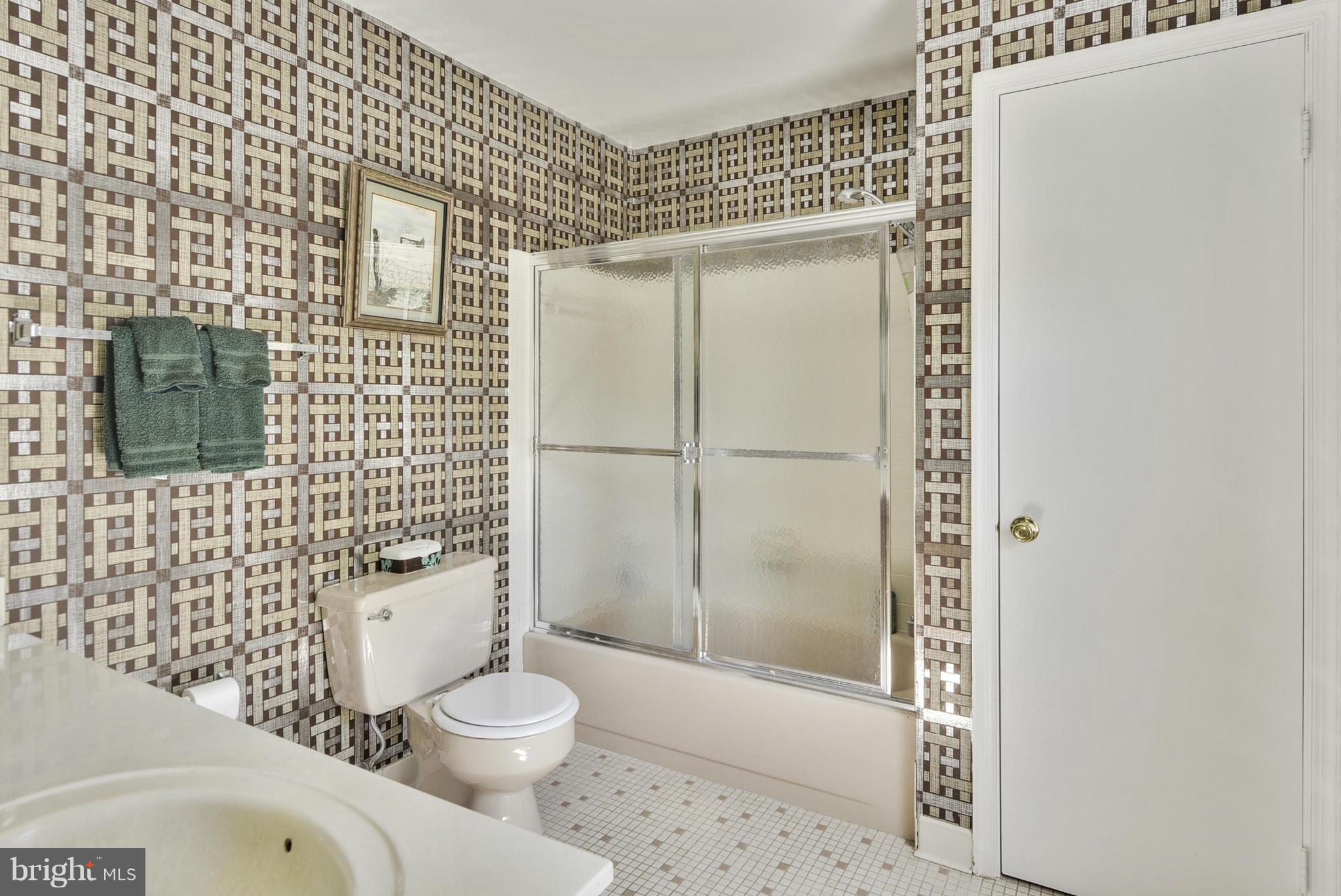 8006 Viola Street Springfield, VA 22152 - Photo 17 of 30 Bath (Master)
