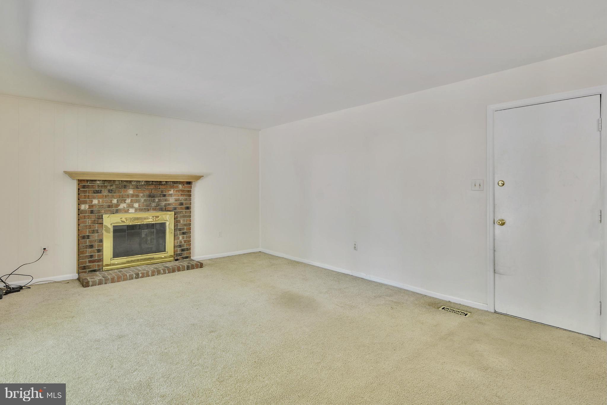 8006 Viola Street Springfield, VA 22152 - Photo 10 of 30 Family Room
