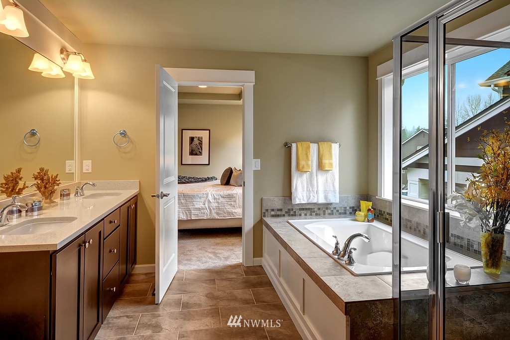 5523 Northeast 9th Street Renton, WA 98059 - Photo 13 of 18