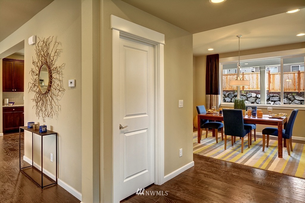 5523 Northeast 9th Street Renton, WA 98059 - Photo 4 of 18