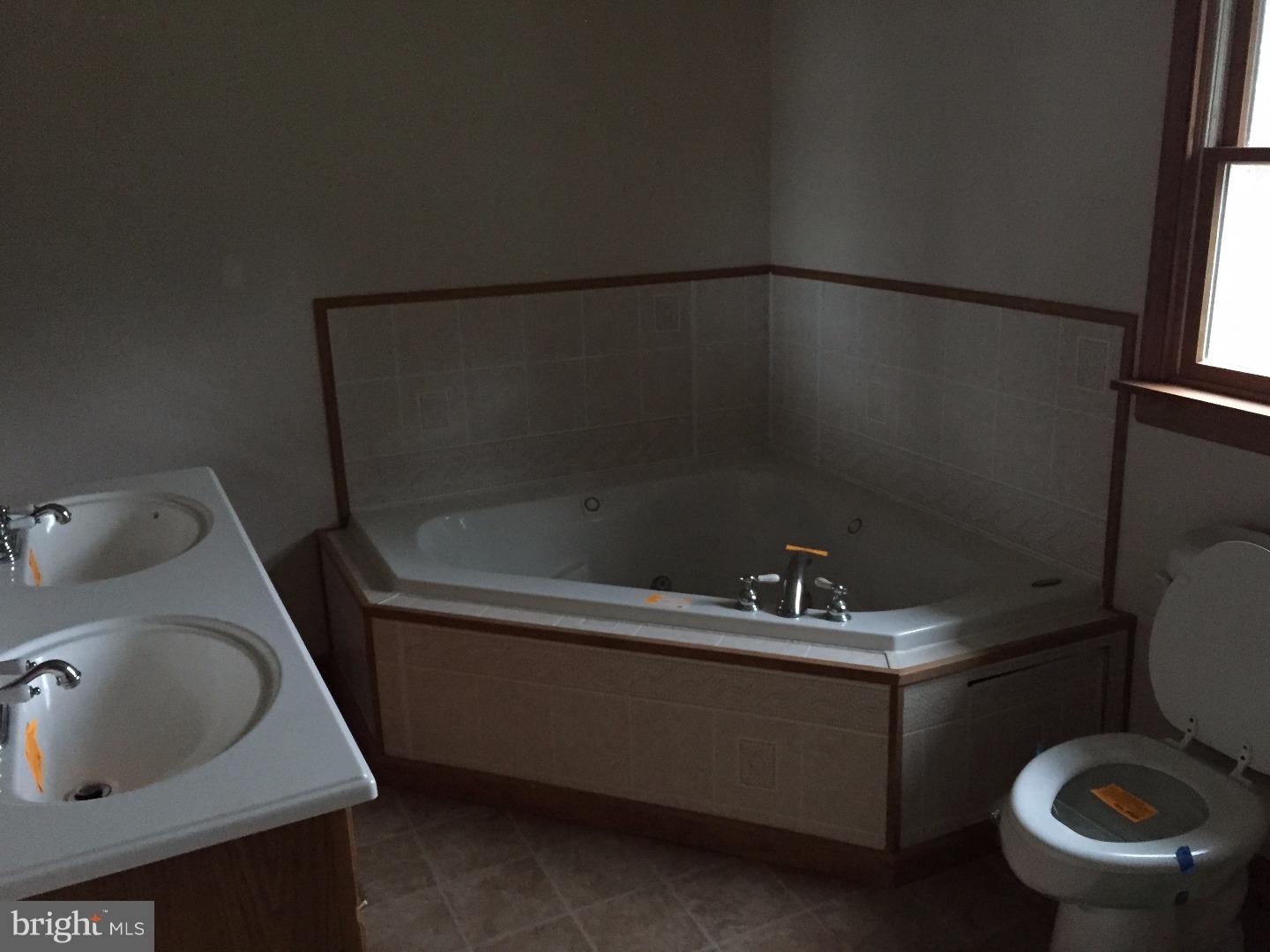 909 Rigg Road Burlington Township, NJ 08016 - Photo 17 of 22 Gallery Image 17