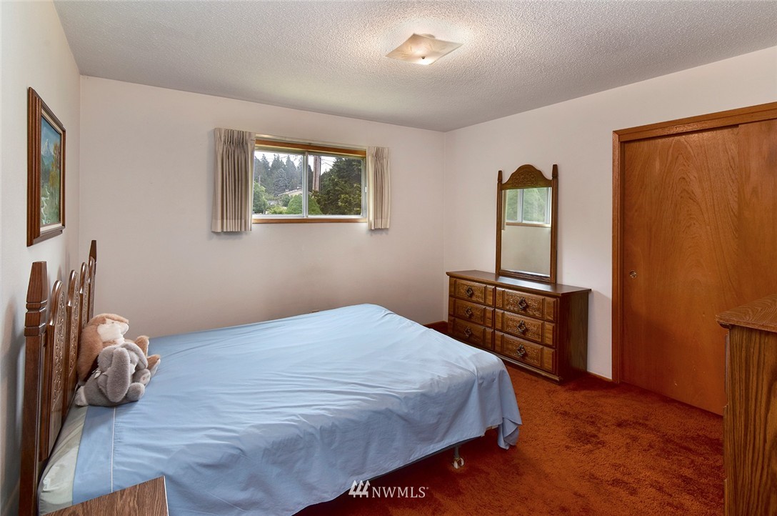 2811 Rozewood Drive Northeast Bremerton, WA 98310 - Photo 14 of 24 Gallery Image 14