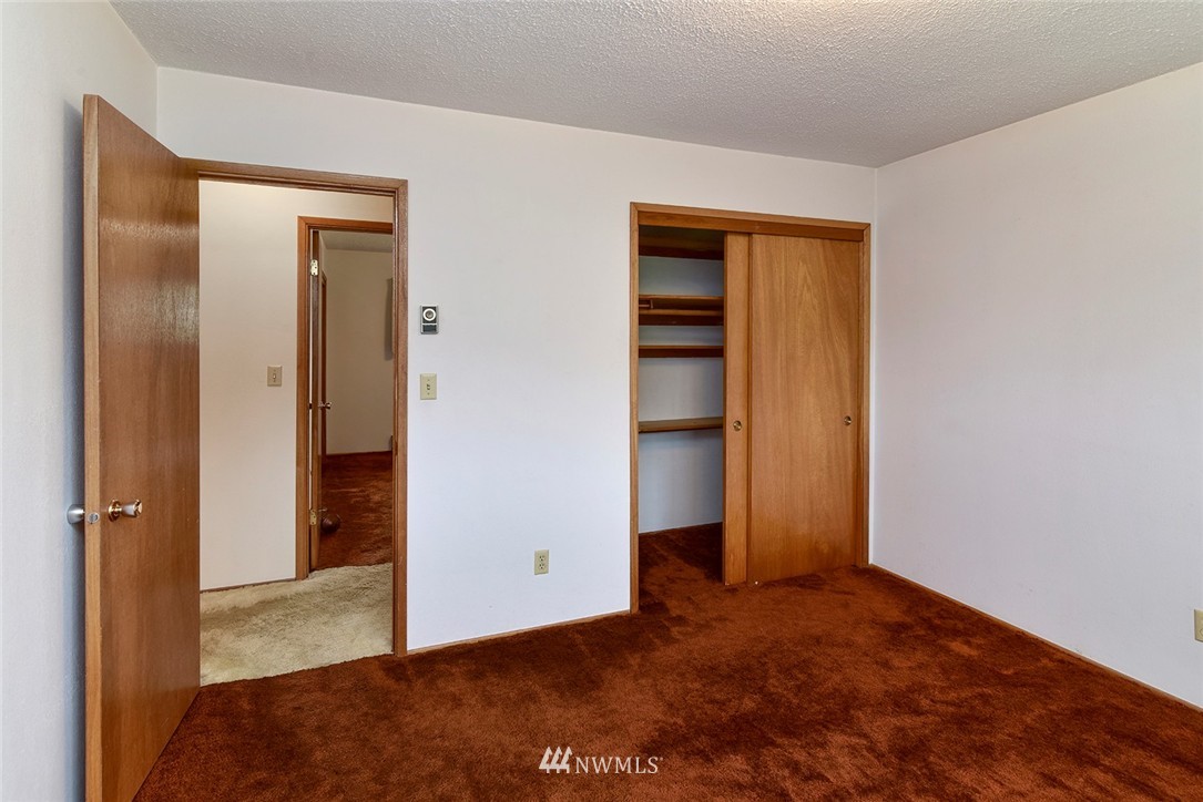 2811 Rozewood Drive Northeast Bremerton, WA 98310 - Photo 10 of 24 Gallery Image 10