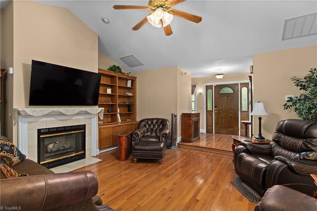 1239 Blackberry Ridge Drive High Point, NC 27265 - Photo 14 of 47 Gallery Image 14
