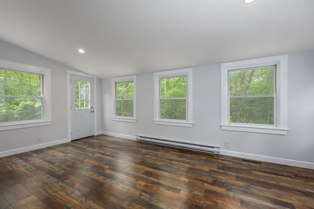 $439,900 | 222 Daniel Webster Highway, Boscawen, NH 03303