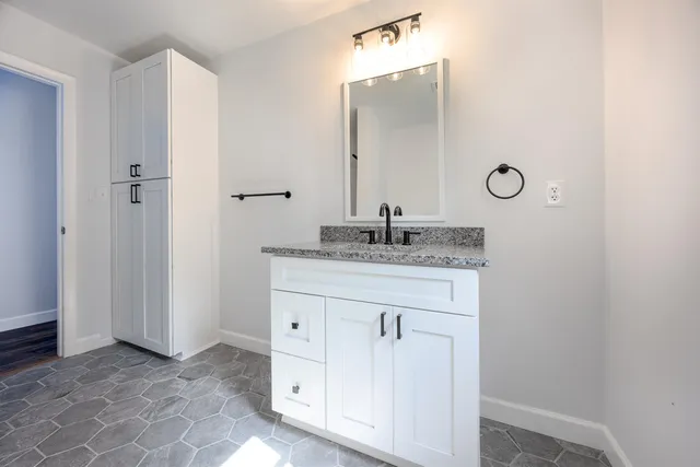 $439,900 | 222 Daniel Webster Highway, Boscawen, NH 03303