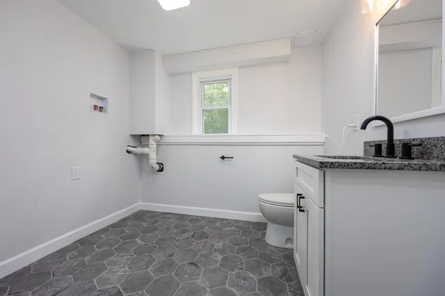 $439,900 | 222 Daniel Webster Highway, Boscawen, NH 03303