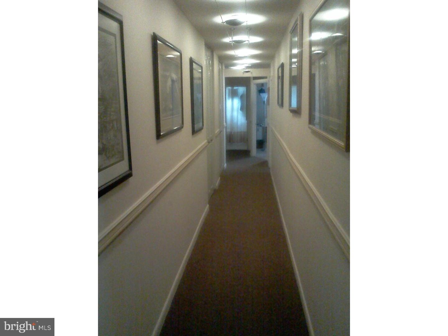 1600 Church Road, Unit C204 Wyncote, PA 19095 - Photo 7 of 10 Hallway