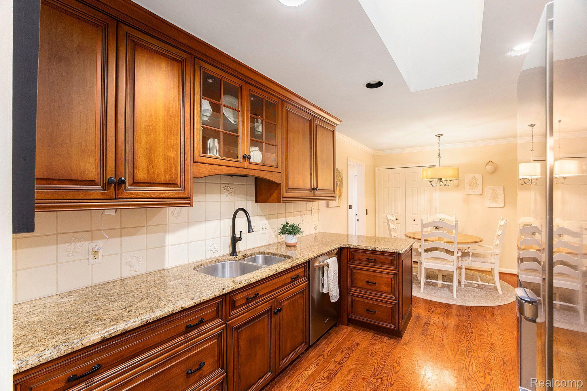 2206 London Bridge Drive, Unit 11 Rochester, MI 48307 - Photo 9 of 27 Gallery Image 9