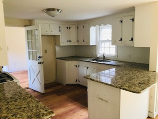 37 Deer Hollow Road Barnstable, MA 02648 - Photo 7 of 18 Gallery Image 7