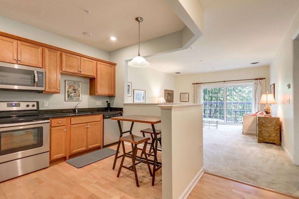 36 Abigail Way, Unit 1009 Reading, MA 01867 - Photo 6 of 29