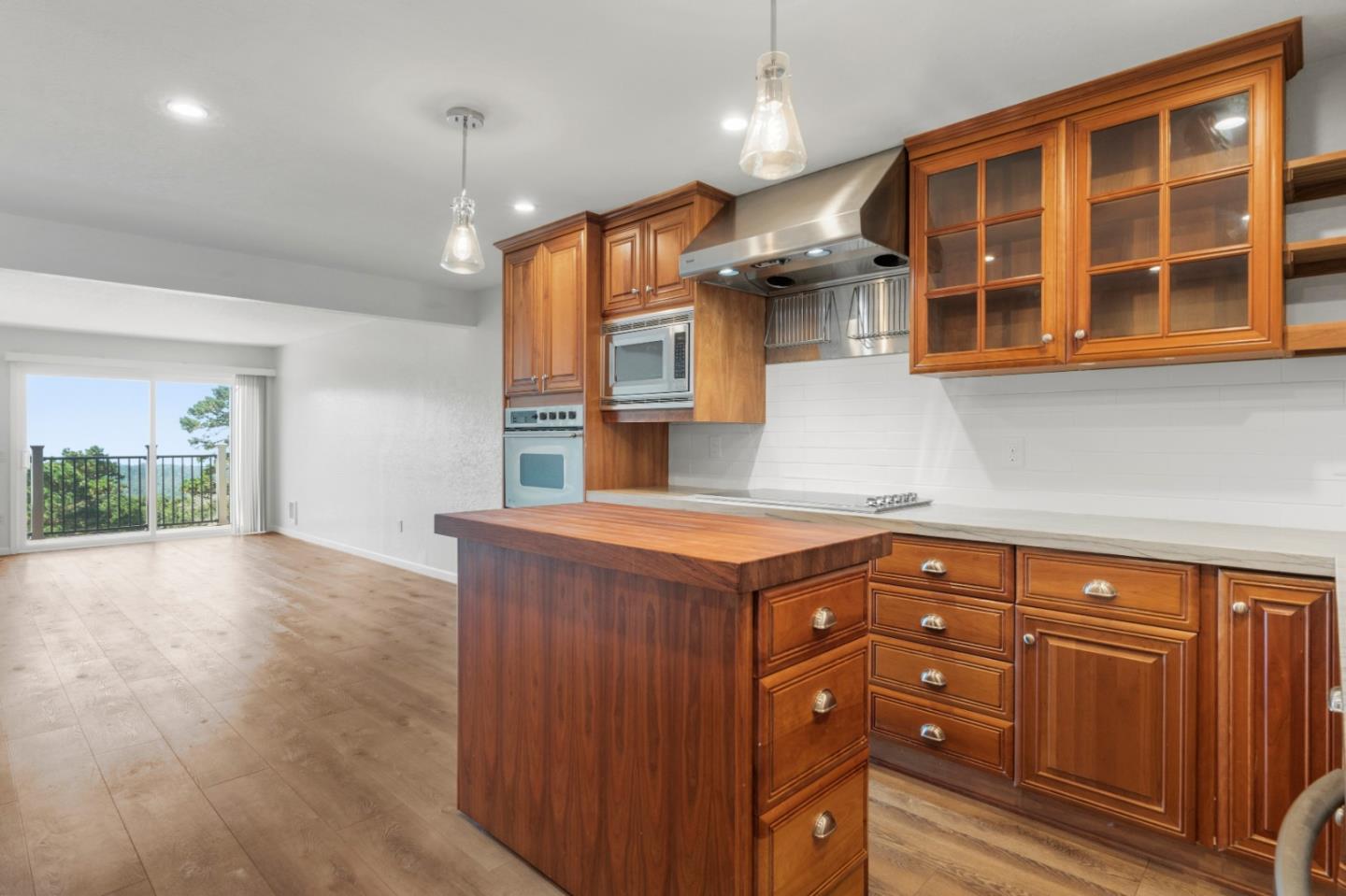 250 Forest Ridge Road, Unit 42 Monterey, CA 93940 - Photo 6 of 45 Gallery Image 6