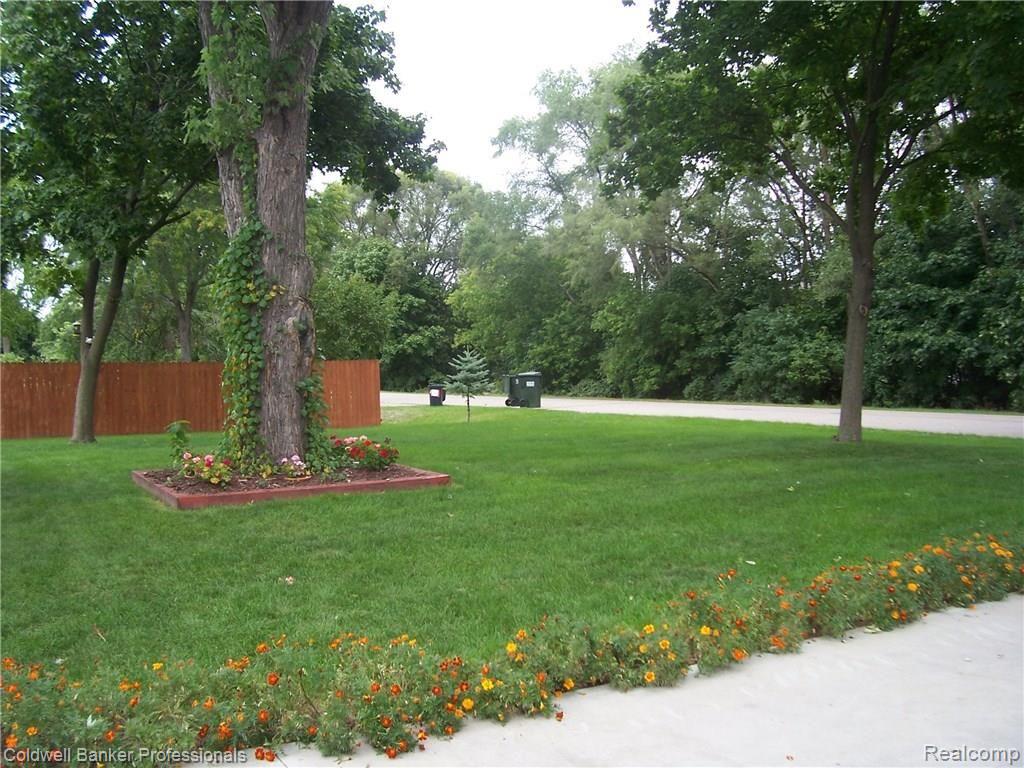 3586 Eastern Avenue Rochester Hills, MI 48307 - Photo 25 of 41