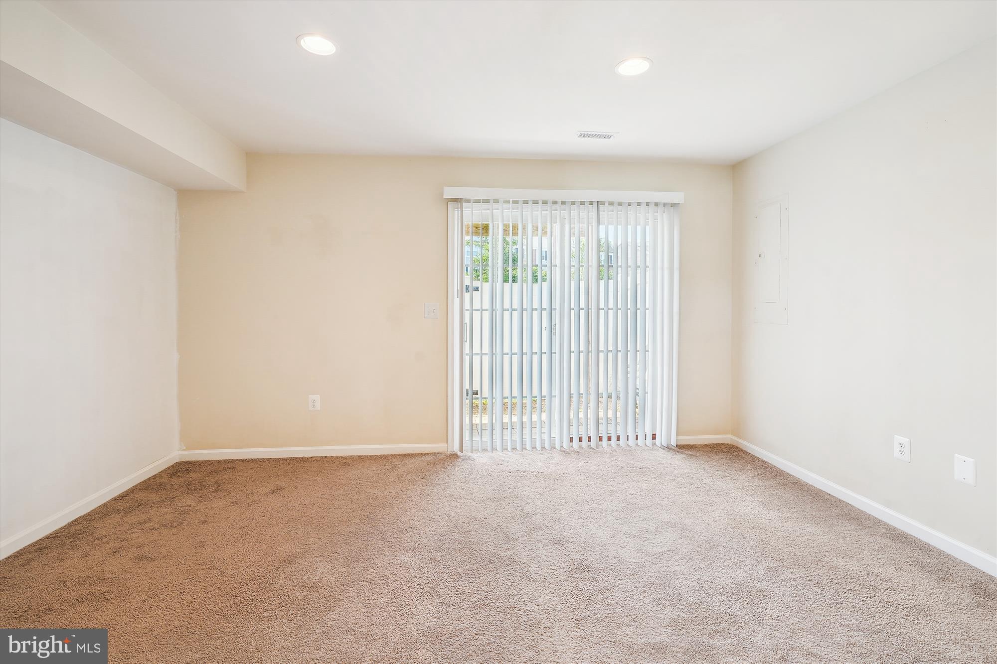 8359 Scotland Loop Manassas, VA 20109 - Photo 18 of 24 an empty room with windows