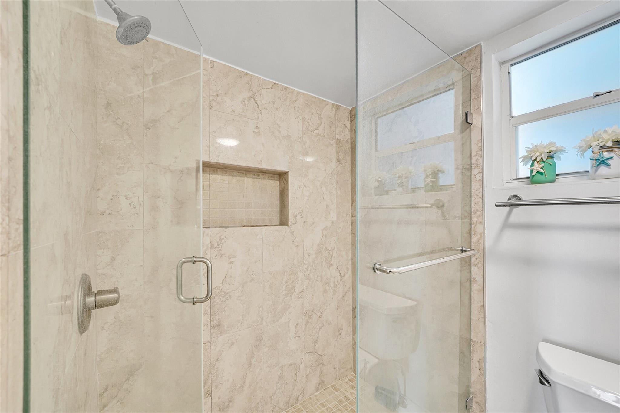 400 North Surf Road, Unit 703 Hollywood, FL 33019 - Photo 37 of 50 Photo 37