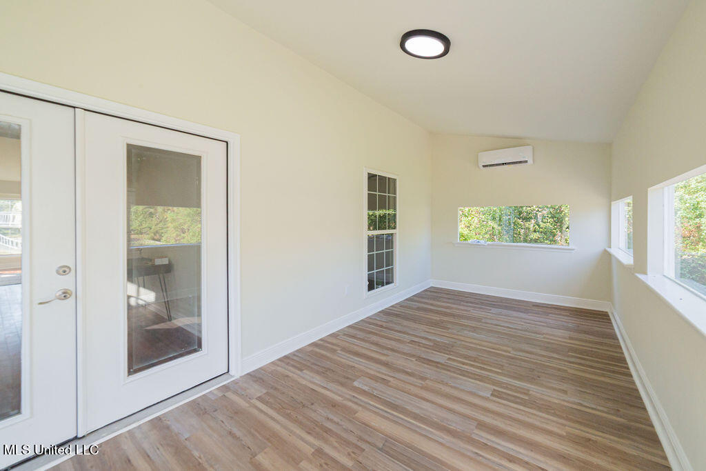 316 Bayview Street Pass Christian, MS 39571 - Photo 3 of 37 5V9A1006