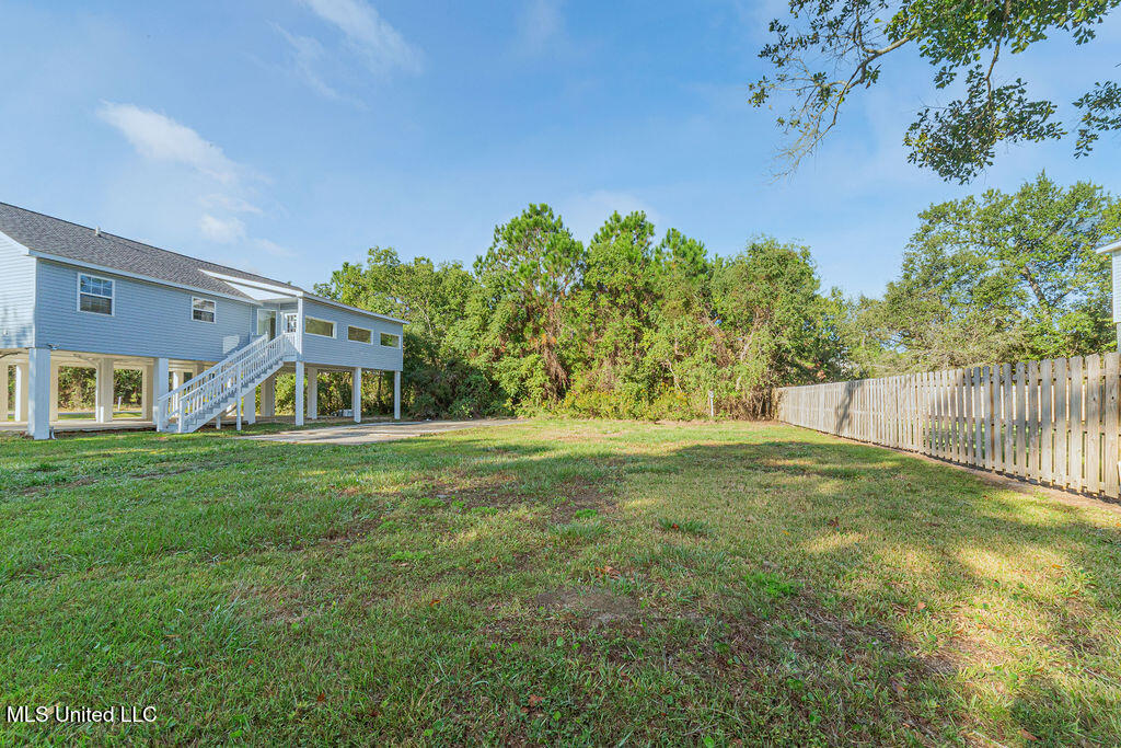 316 Bayview Street Pass Christian, MS 39571 - Photo 32 of 37 5V9A0933
