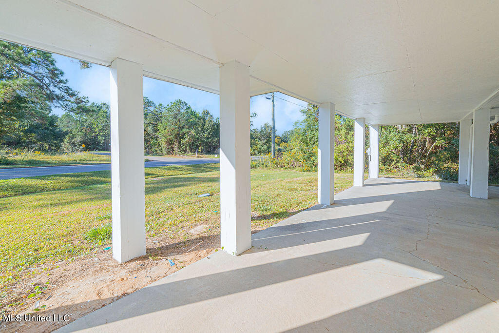 316 Bayview Street Pass Christian, MS 39571 - Photo 35 of 37 5V9A0937