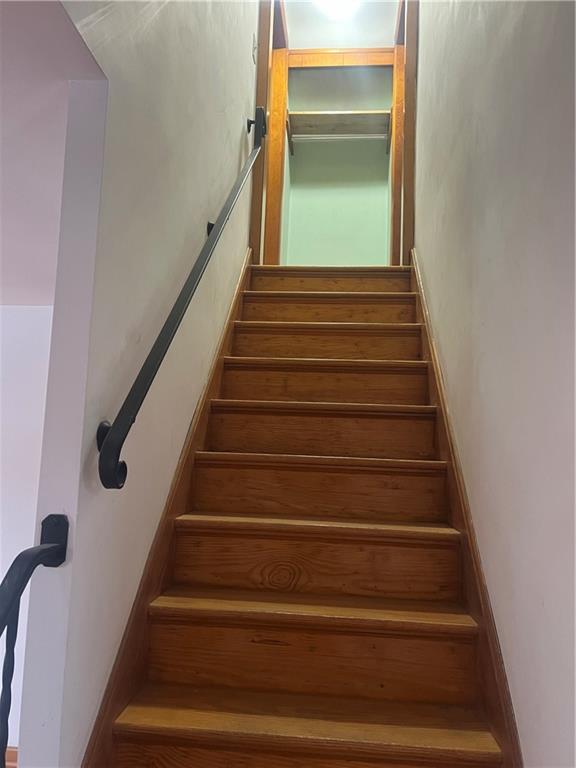 1020 Poe Street Vandergrift, PA 15690 - Photo 4 of 16 a view of entryway