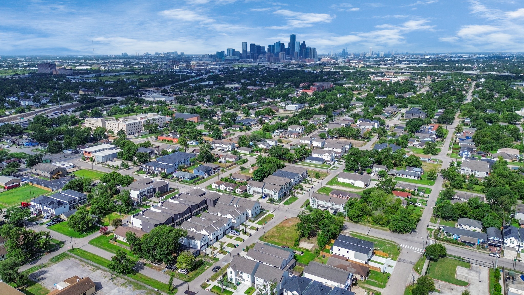 4709 Oats Street Houston, TX 77020 - Photo 33 of 34 an aerial view of a city