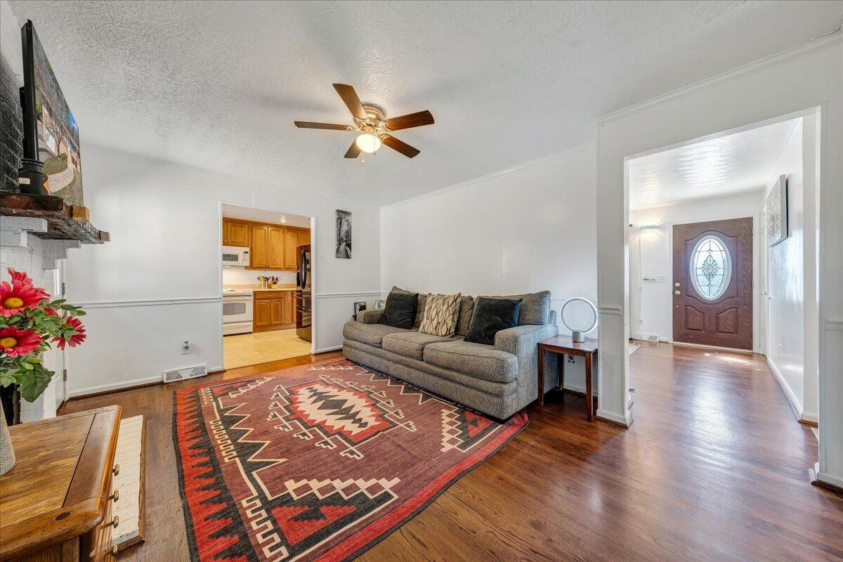 6224 Merriman Road Roanoke, VA 24018 - Photo 19 of 55 19-MIB06179