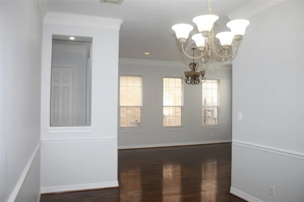 en view of an empty room with a window