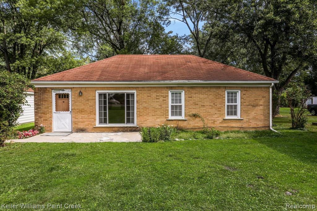 3201 Grant Road Rochester Hills, MI 48309 - Photo 2 of 16
