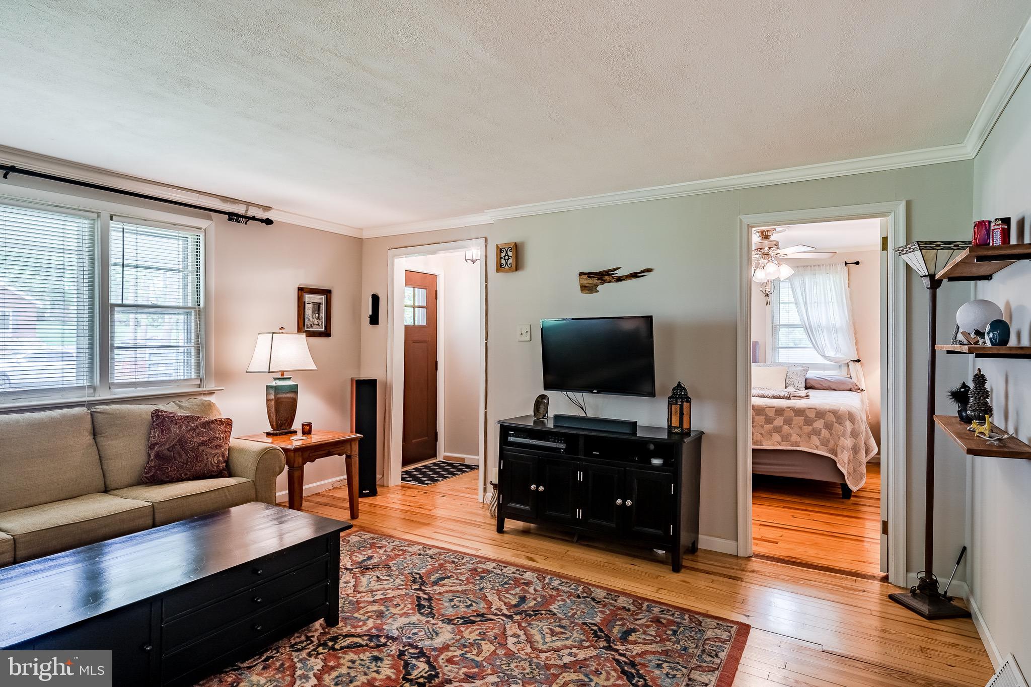 34 Benburb Road Phoenixville, PA 19460 - Photo 20 of 57 Open living room
