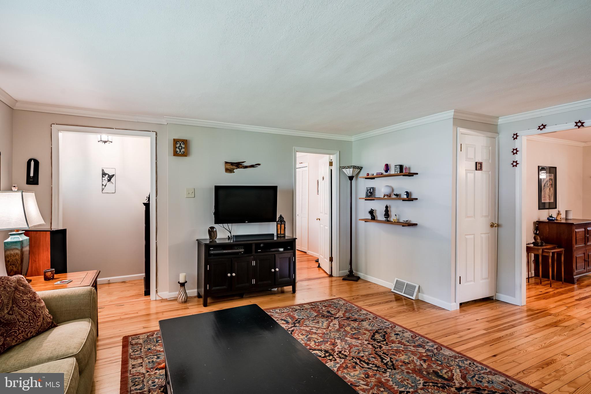 34 Benburb Road Phoenixville, PA 19460 - Photo 21 of 57 Open living room