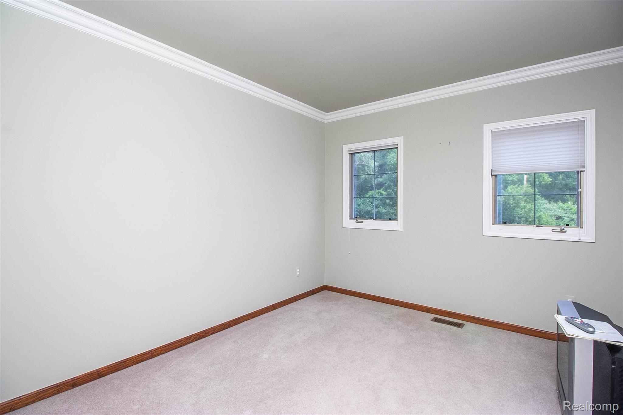 3355 Seminole Court Rochester, MI 48309 - Photo 29 of 41 28.jpg
