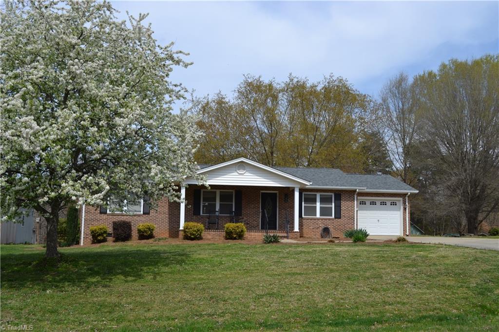 186 Victoria Circle Madison, NC 27025 - Photo 2 of 36