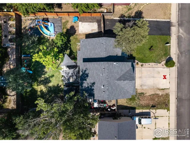 an aerial view of multiple house