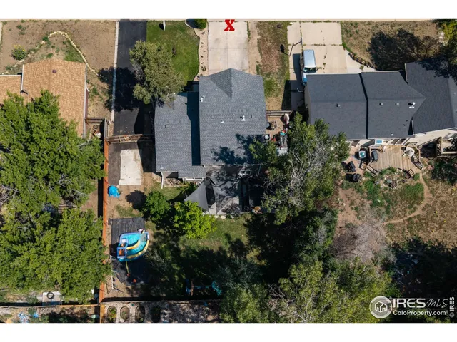 an aerial view of multiple house