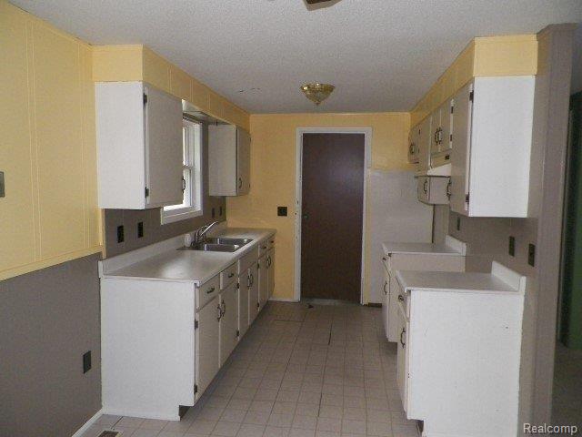 6400 Maple Road Vassar, MI 48768 - Photo 3 of 21 262-155474 - Kitchen.JPG