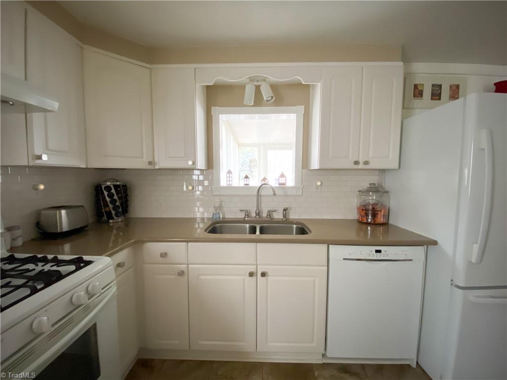 267 Price Mill Road Summerfield, NC 27358 - Photo 5 of 32 Gallery Image 5