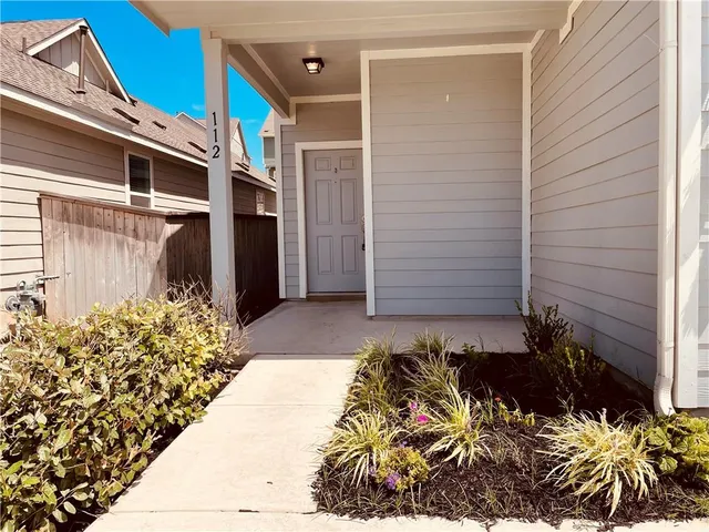 $2,195 | 112 Wind Flower Lane, Liberty Hill, TX 78642