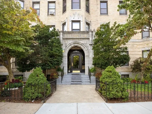 $574,000 | 51 Park Drive, Unit 25, Boston, MA 02215