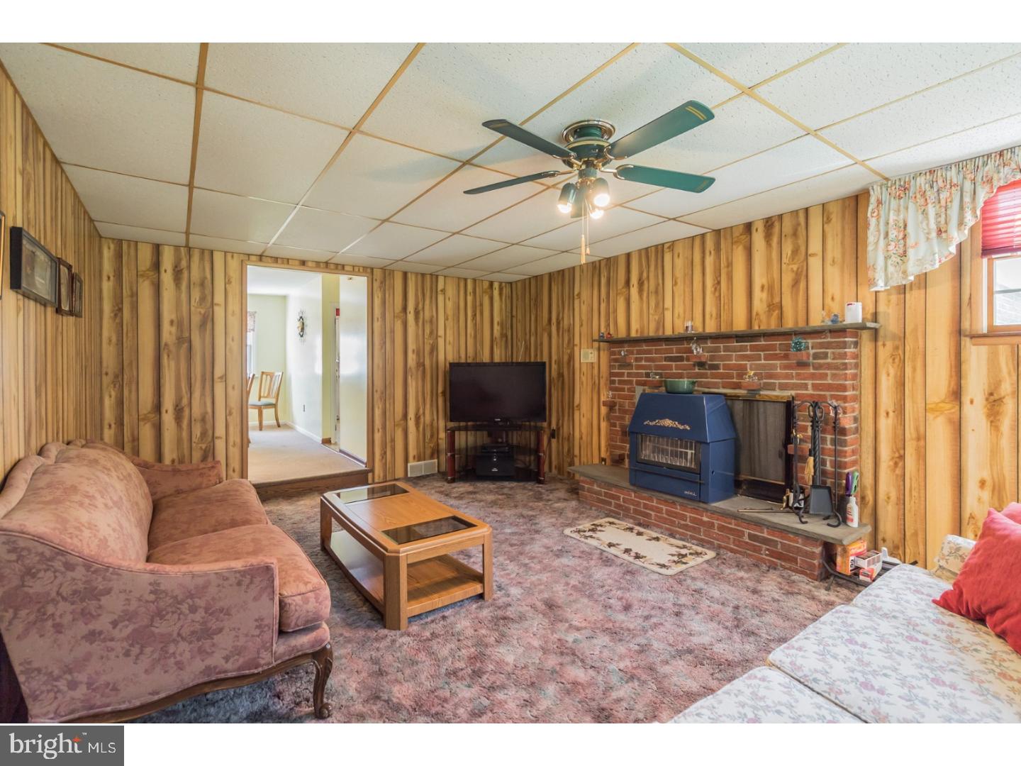 889 Ridge Road Telford, PA 18969 - Photo 4 of 25
