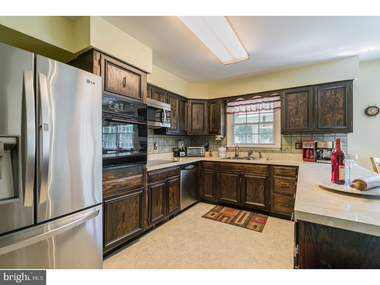 889 Ridge Road Telford, PA 18969 - Photo 7 of 25