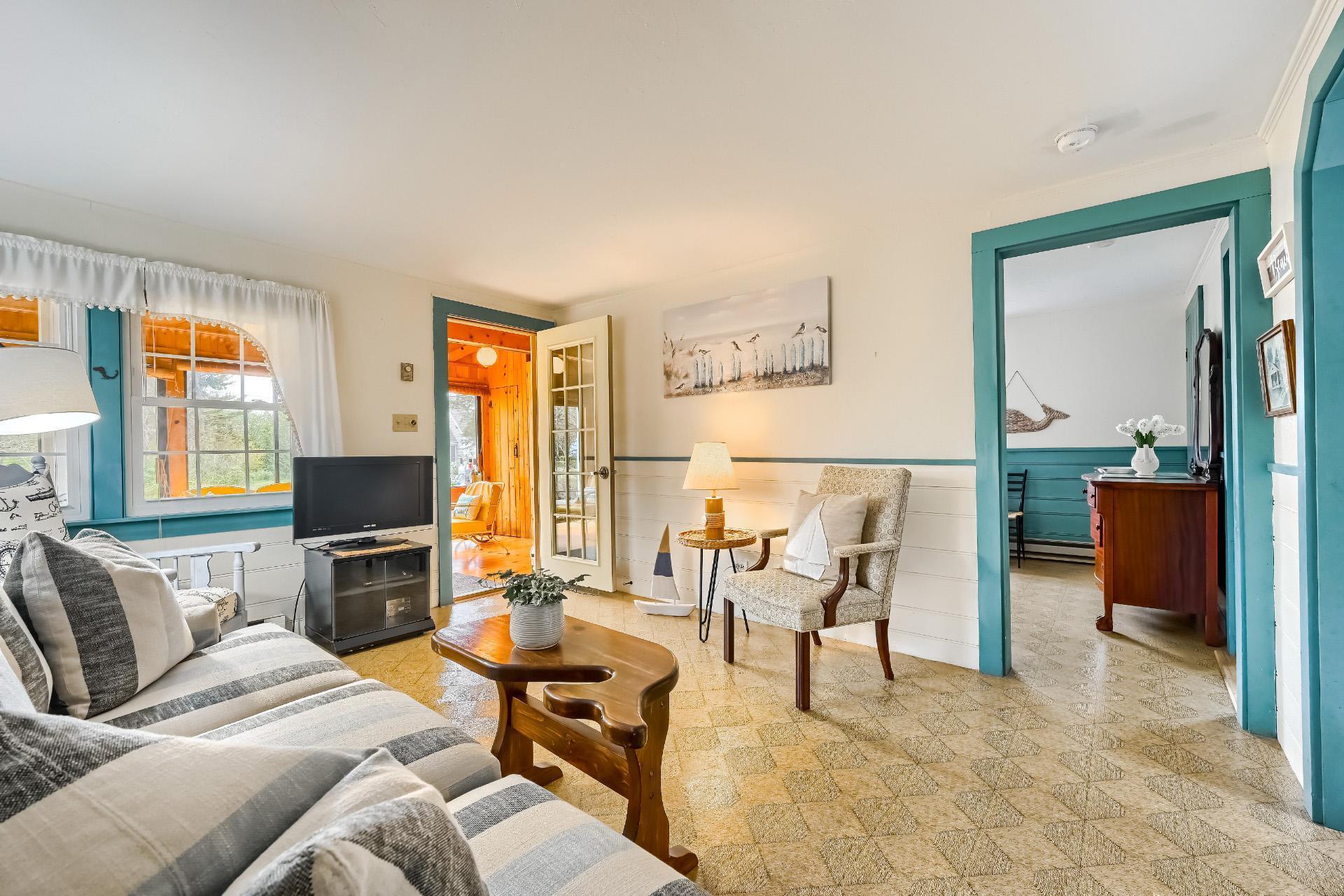 24 Youngs Road Chatham, MA 02633 - Photo 11 of 33 01_Living_Room_IMG_3545