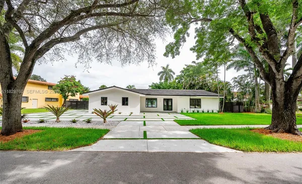 $1,997,500 | 7101 East Troon Circle, Miami Lakes, FL 33014