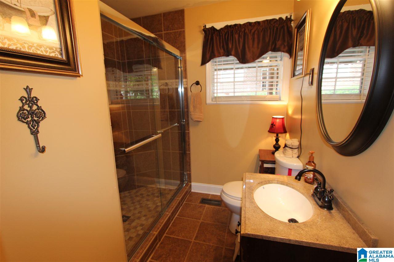 1819 Lynn Road Anniston, AL 36207 - Photo 8 of 46