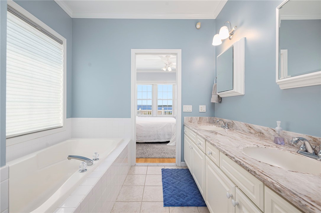 217 Rolling Hill Road, Unit 217 Portsmouth, RI 02871 - Photo 20 of 49